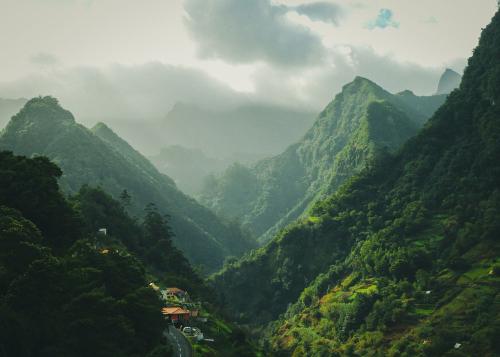 mesmerizing-scenery-green-mountains-with-cloudy-sky-surface
